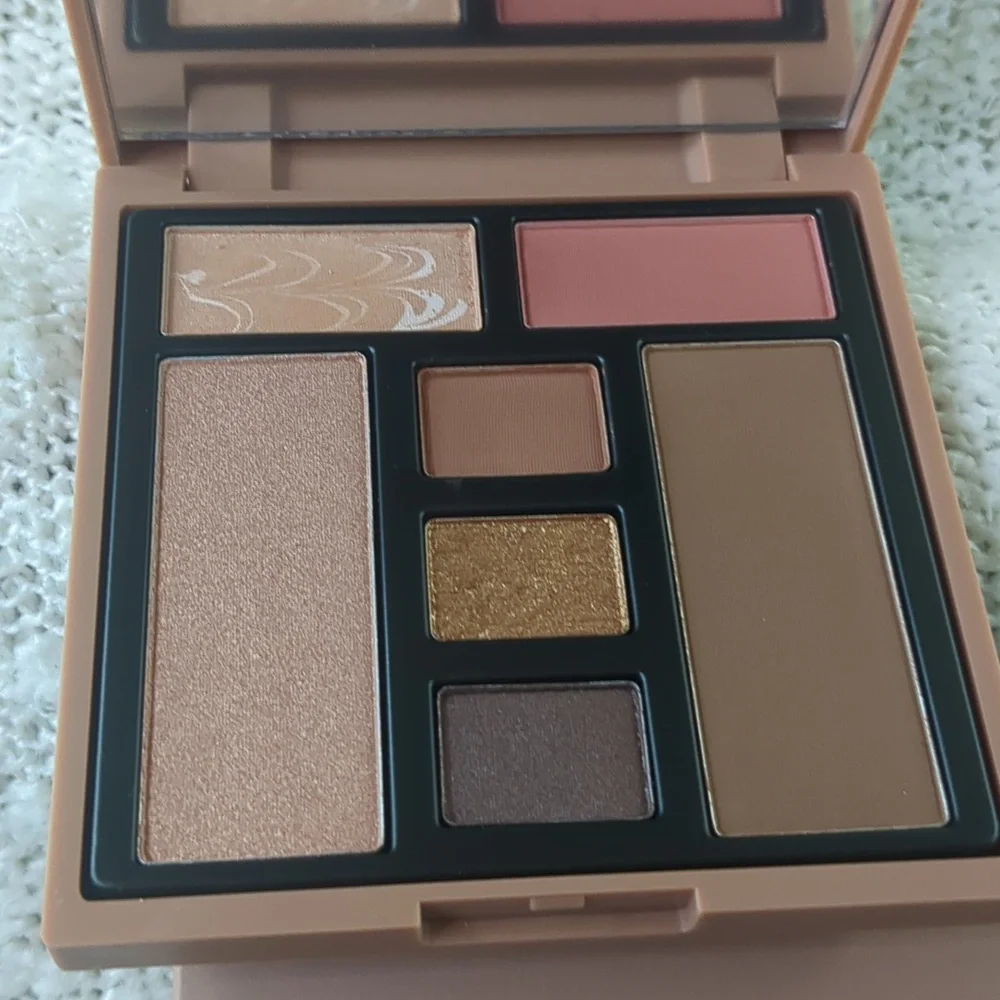 Ciaté London Brazilian Glow Eye & Face Palette in Medium Dark, 8.8g/0.31oz